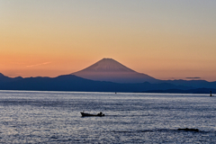 相模湾越しの夕富士
