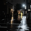雨の夜道
