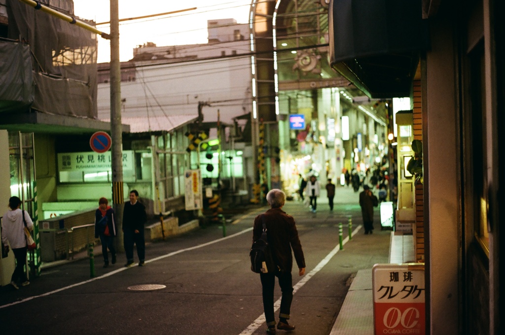 京阪電車 伏見桃山駅 by 浜山 （ID：9222638） 写真共有サイトPHOTOHITO