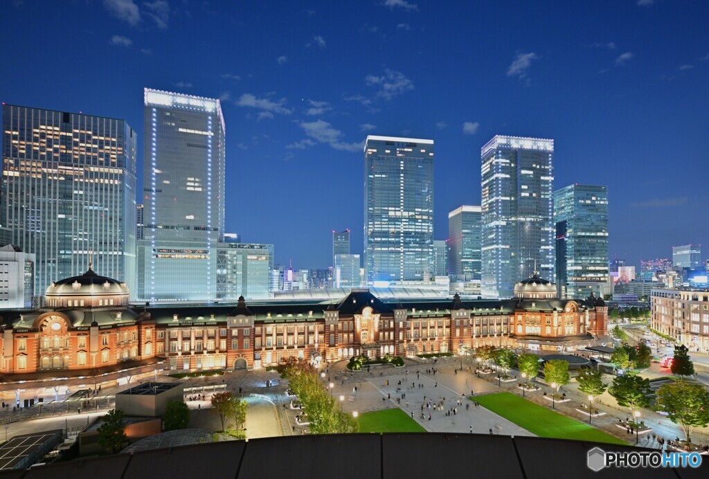 東京駅駅舎の夜景