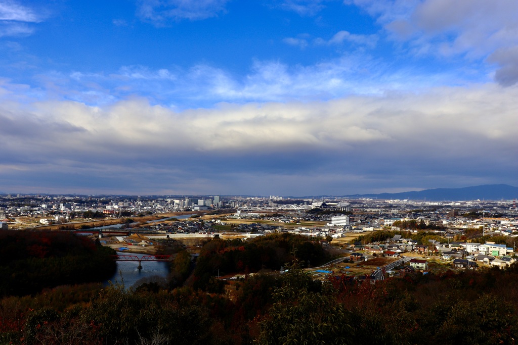 野見山展望台から豊田市を望む