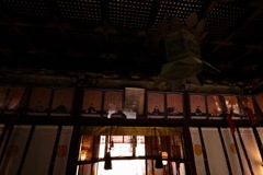 瀧山寺の拝殿の中