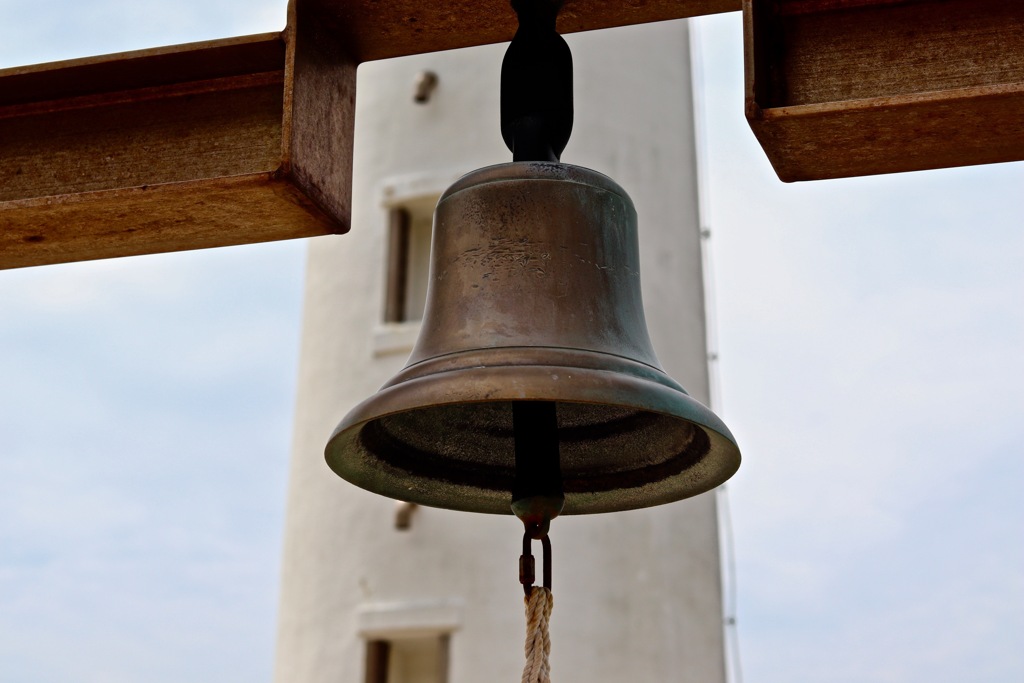 野間灯台　誓いの鐘