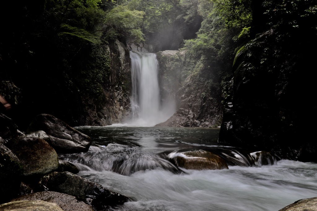 鳴沢の滝