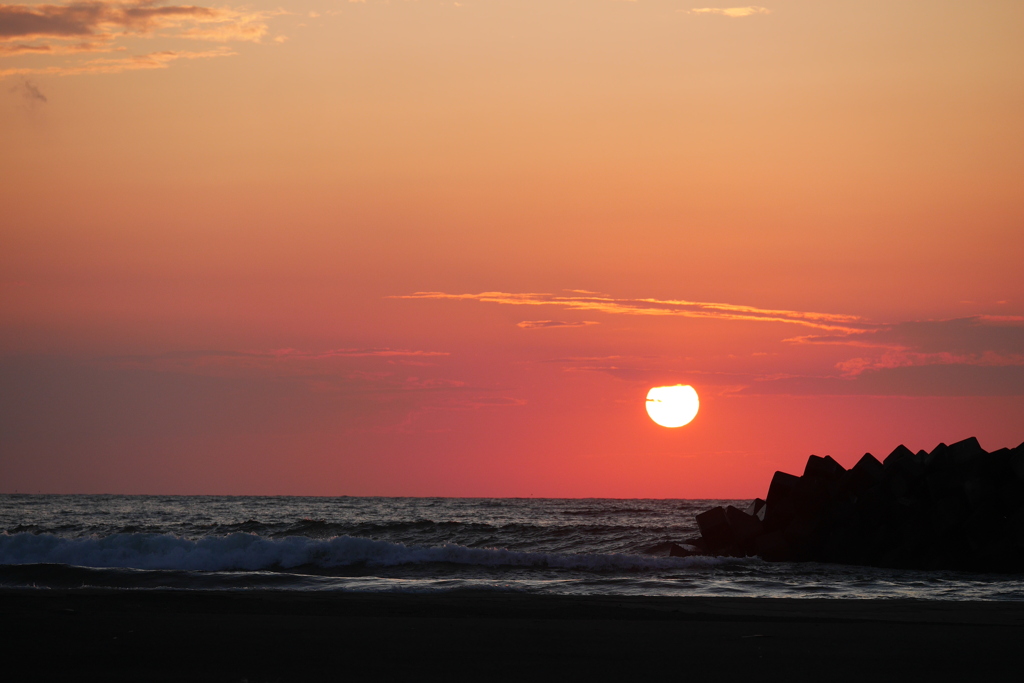 秋田 日本海に沈む夕陽