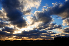 夕刻へ向かう雲と光