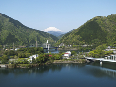 新緑の丹沢湖