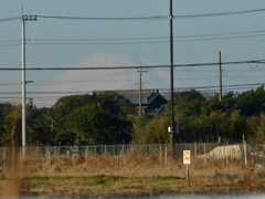 遠く離れた富士山