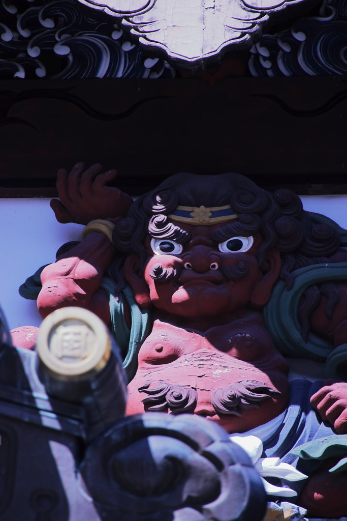 眼光人を射る