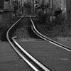 朝を迎えた江ノ電の線路
