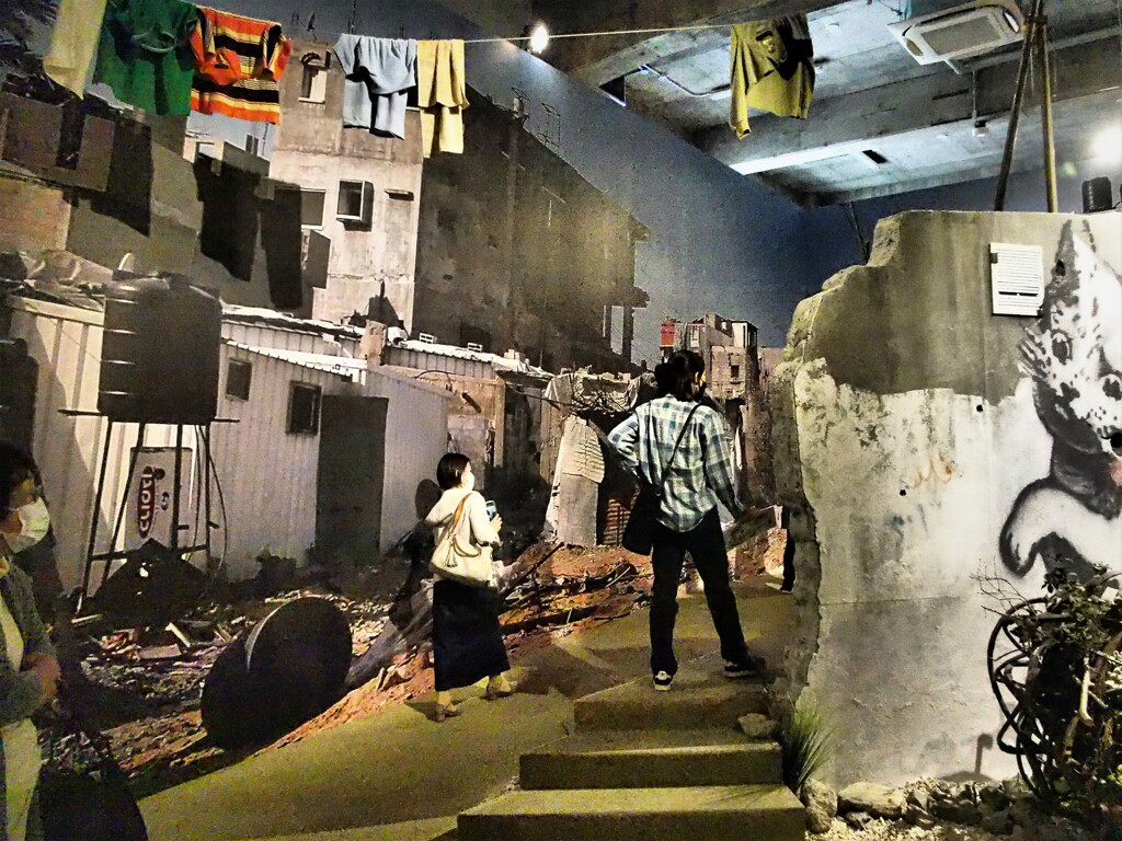 ＷHO ＩS ＢANKSY？ (4)