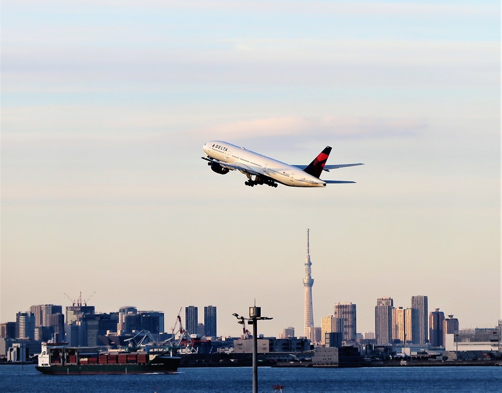 DELTA Air Lines　 TAKE  OFF
