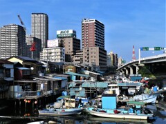 ①子安浜(船溜まり）
