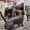 子供と犬と鳥の像 (1)