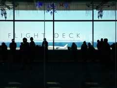 FLIGHT DECK TOKYO