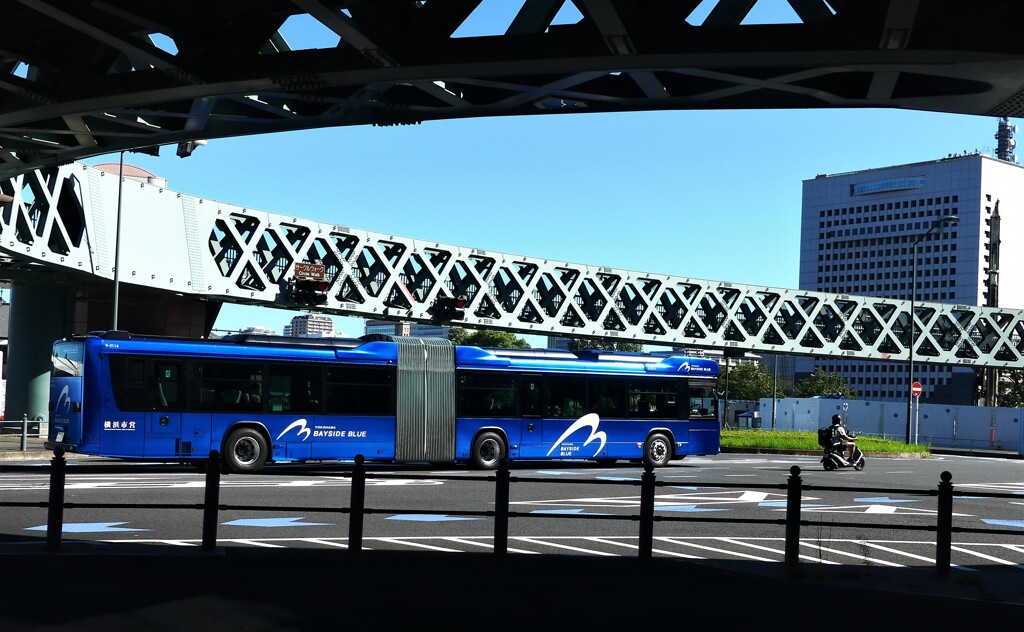 連節バス　BAYSIDE BLUE