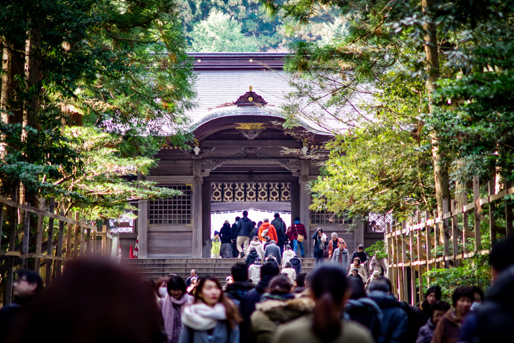 人溢れる神社