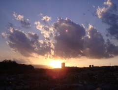 関戸ビルから帝京大学方向の夕日３