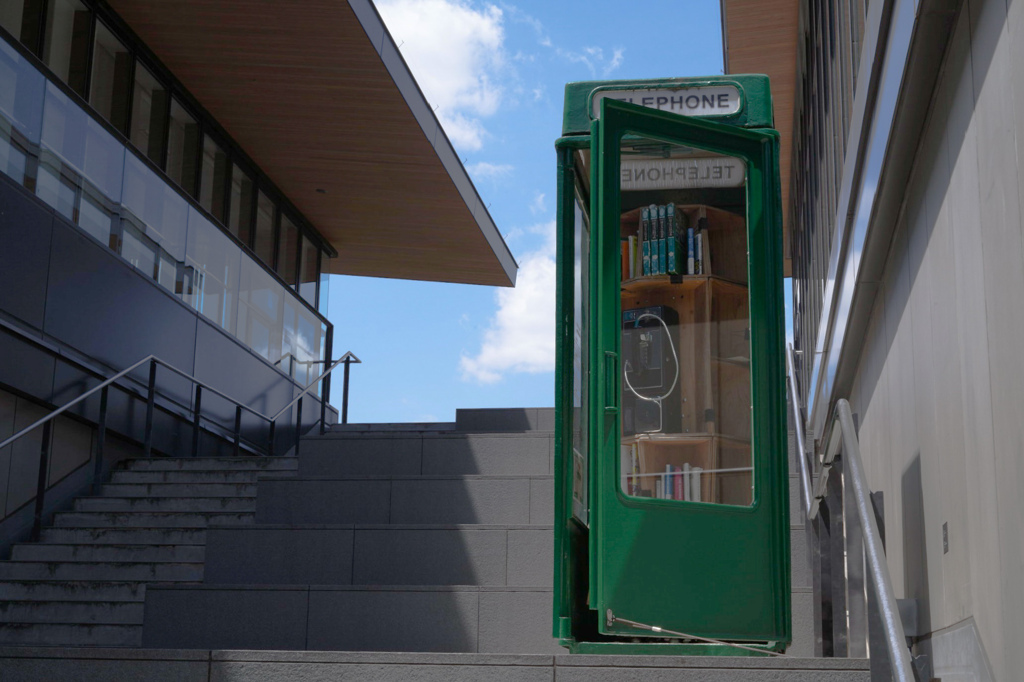 緑の電話ボックス