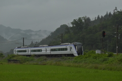 朝の豪雨の中