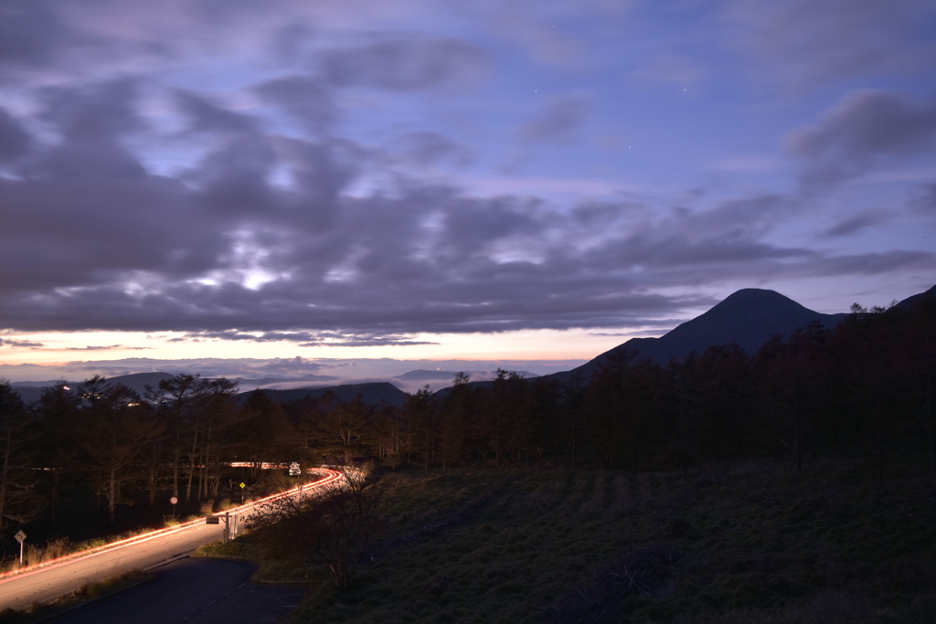 日暮れの蓼科山