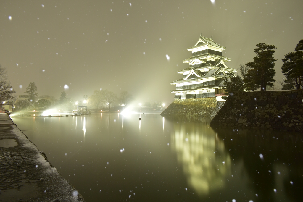 雪夜の烏城②