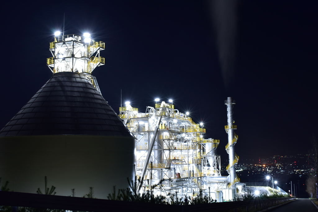 夜の発電所