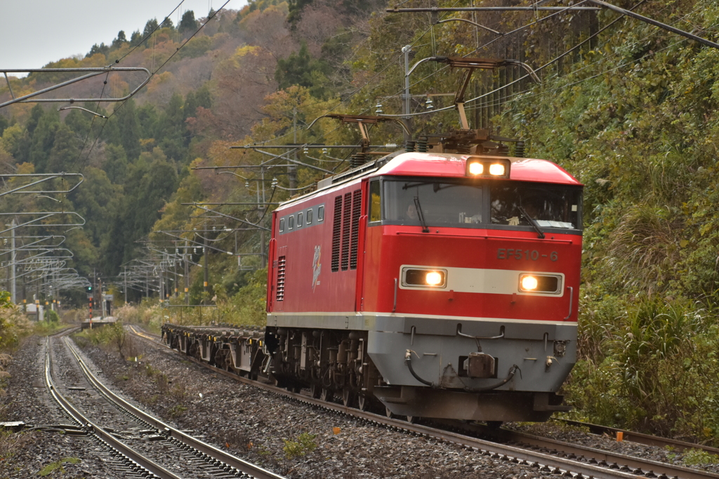 空台車を引連れて