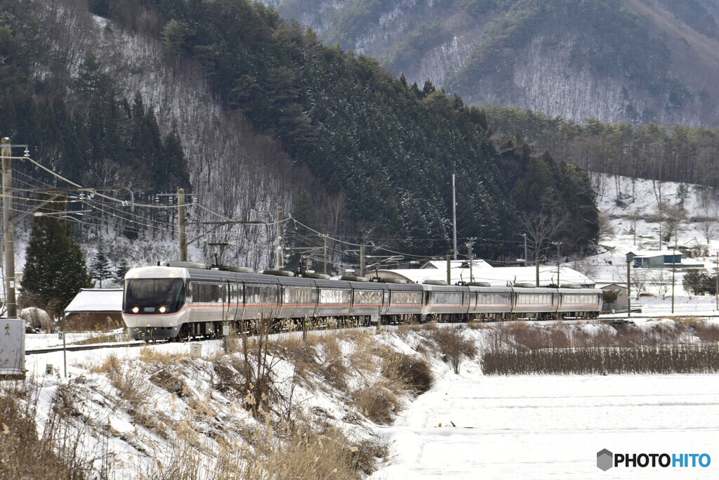 高原上りの特急列車