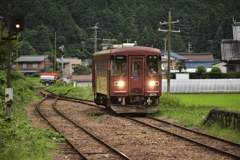 夕暮れの交換駅