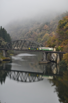 霧明けの第四橋梁