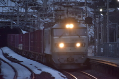 夜明けの機関車