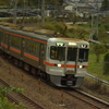 夕暮れの普通列車