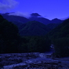 夜の山