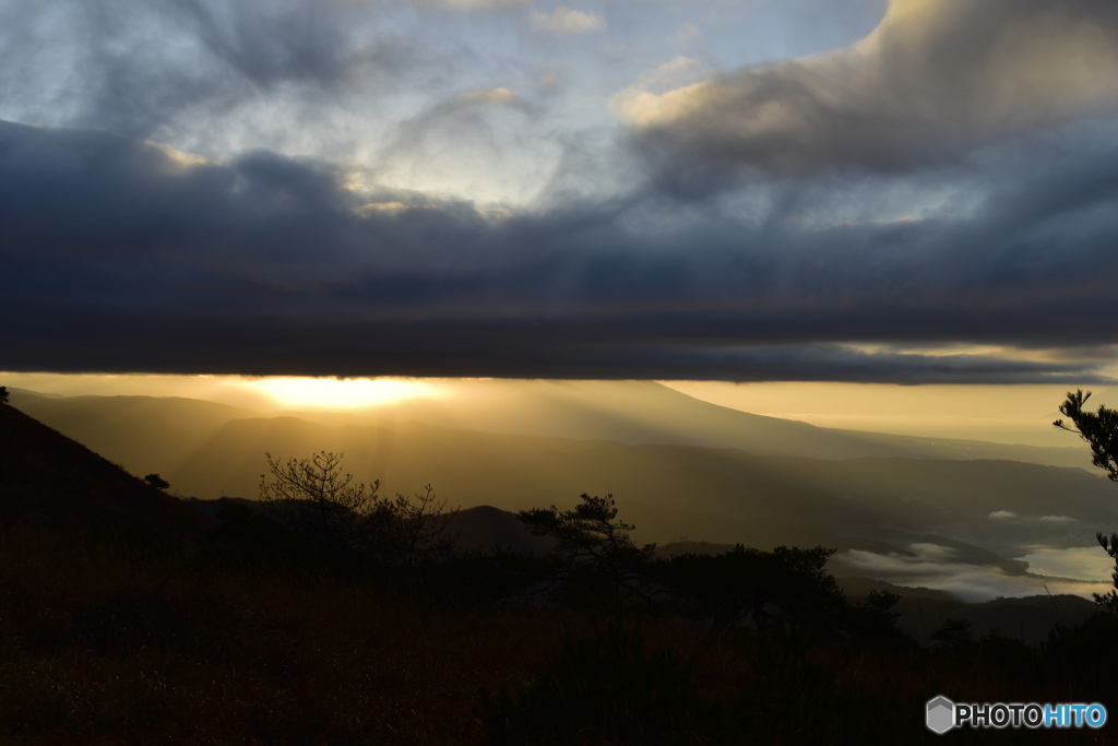 雲に隠れながらsunrise