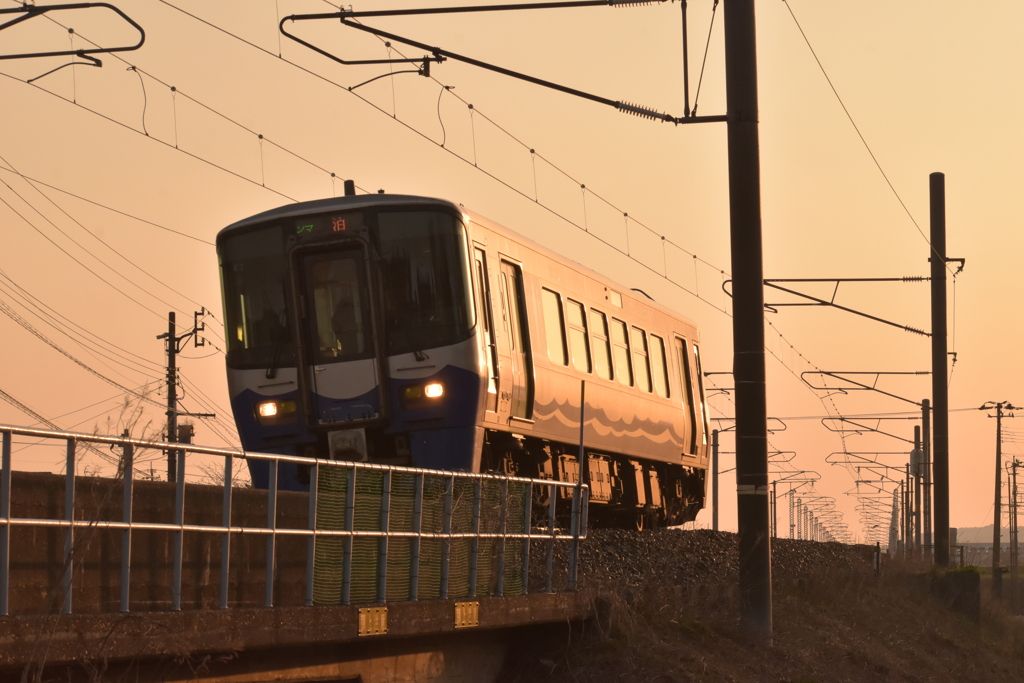 夜明けの列車