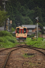 急行色の普通列車