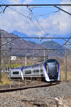 甲斐駒ヶ岳・鋸山を背に新宿へ