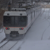 降雪のち特急通過