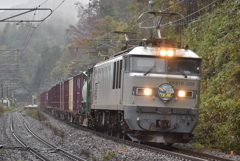 雨の銀機関車