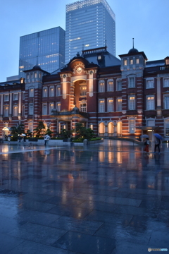 東京駅丸ノ内口水鏡②