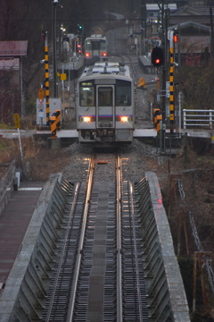 雨の駅