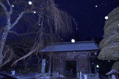 光前寺の雪夜