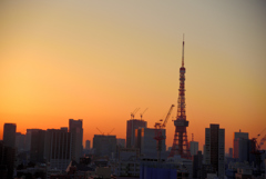朝焼けの東京タワー