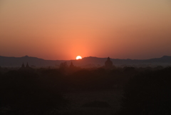 ミャンマー　バガンの夕日