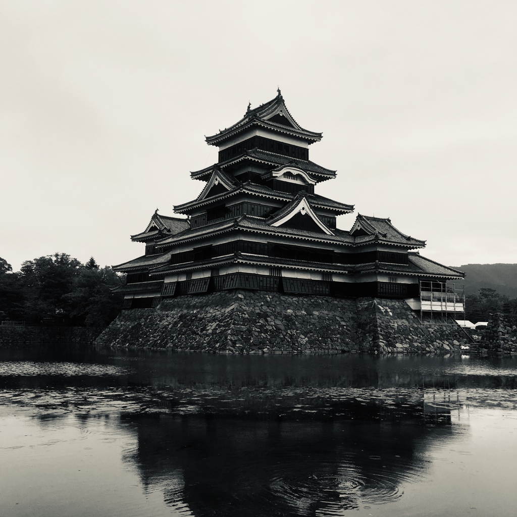 曇天の日 松本城