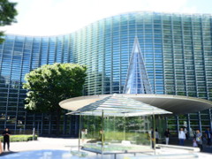 国立新美術館