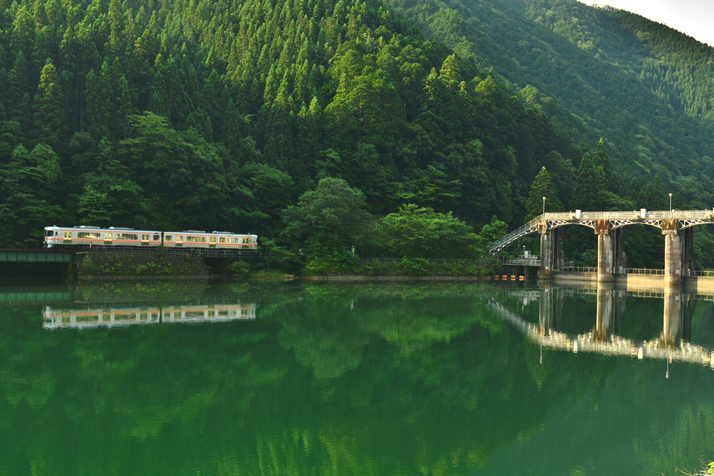 湖畔
