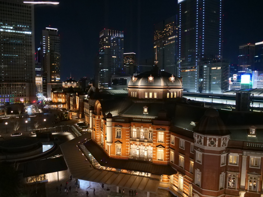 夜の東京駅