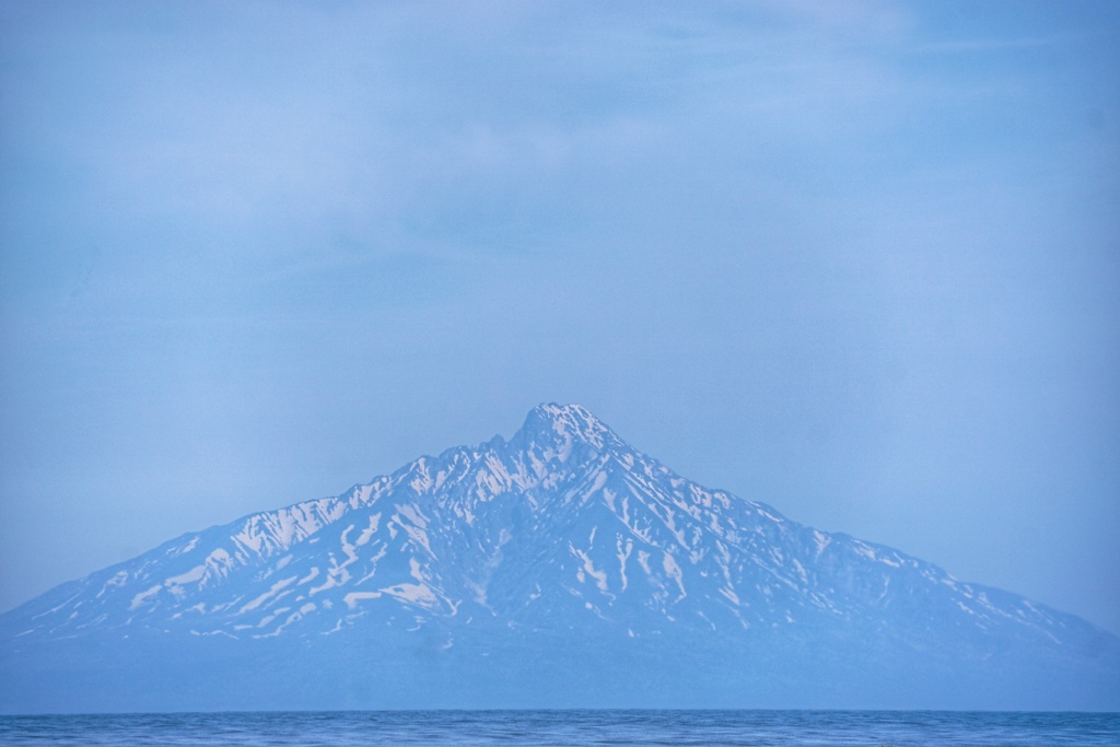 海に浮かぶ富士